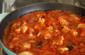 Juicy Chicken with Tomato Sauce Recipe