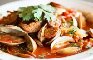 Delicious Portuguese Clams with Chouriço Recipe