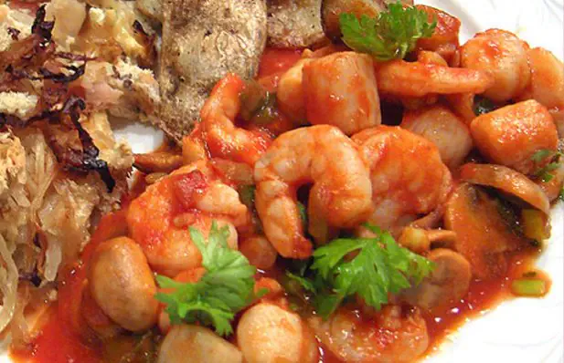 Delicious Portuguese Shrimp and Scallops Recipe
