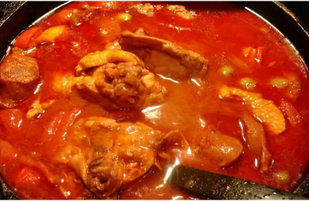 Flavorful Portuguese Chicken and Linguiça Stew Recipe