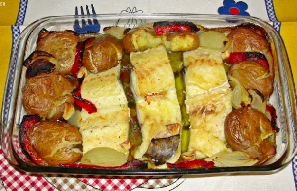 Delicious Portuguese Bacalhau à Lagareiro Recipe
