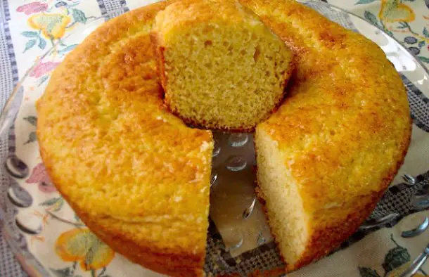 Portuguese Simple and Easy Vanilla Cake Recipe