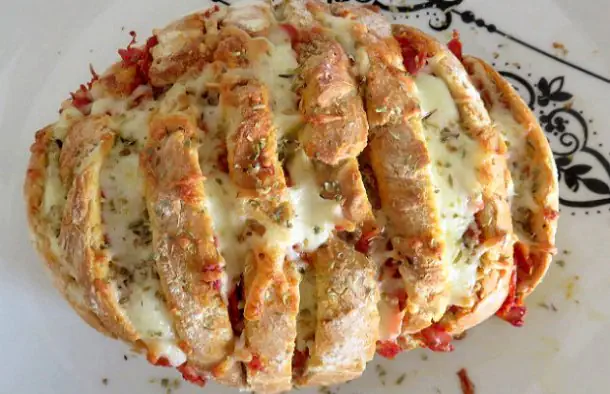 Delicious Portuguese Chouriço Stuffed Bread Recipe