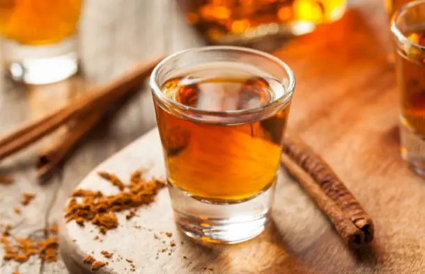 Portuguese Apple and Cinnamon Liqueur Recipe