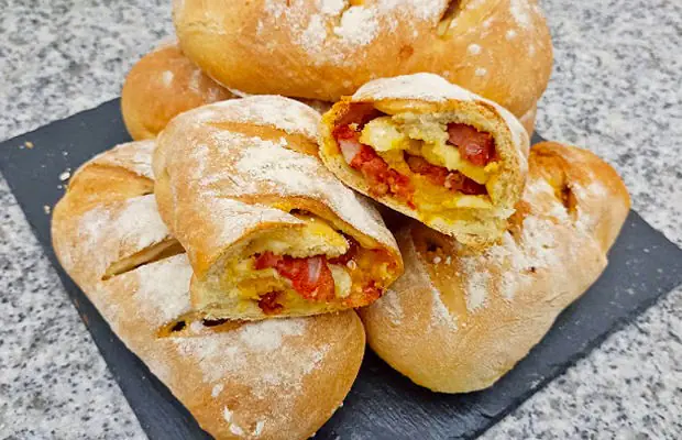 Savory Portuguese Chouriço Sausage Rolls Recipe