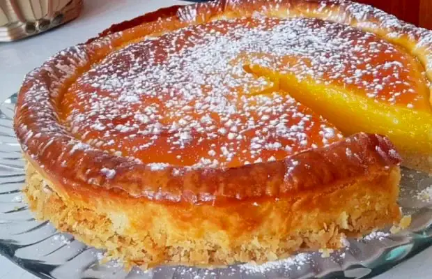 Delicious and Creamy Coconut Custard Tart Recipe